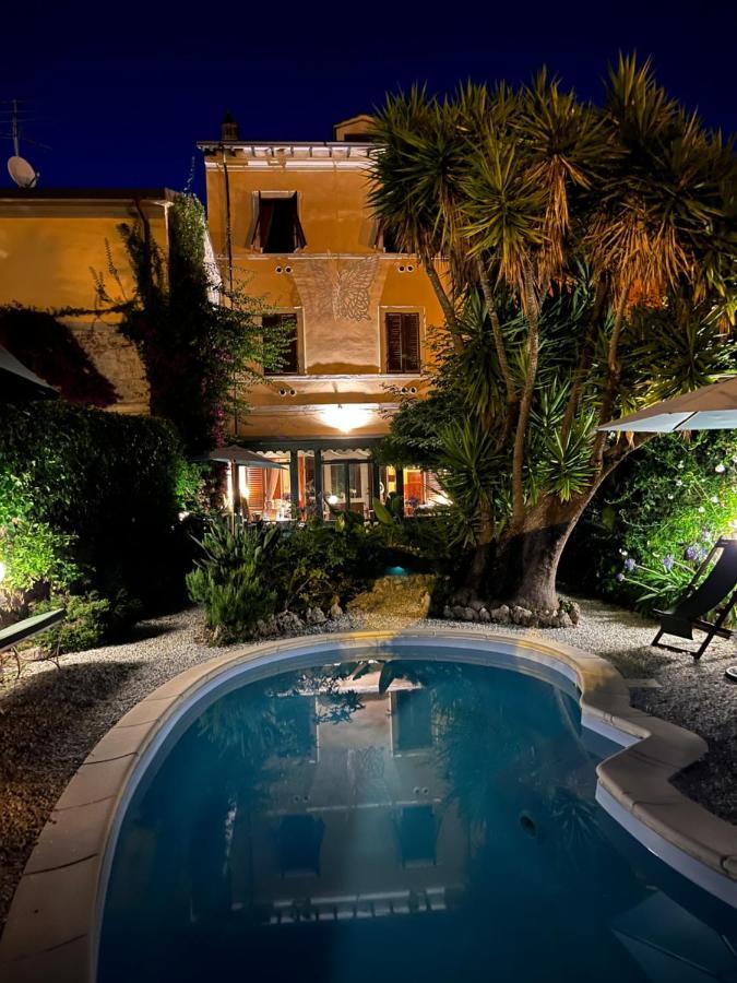 Residenza Palazzo Visdomini Bed & Breakfast Pietrasanta Exterior photo