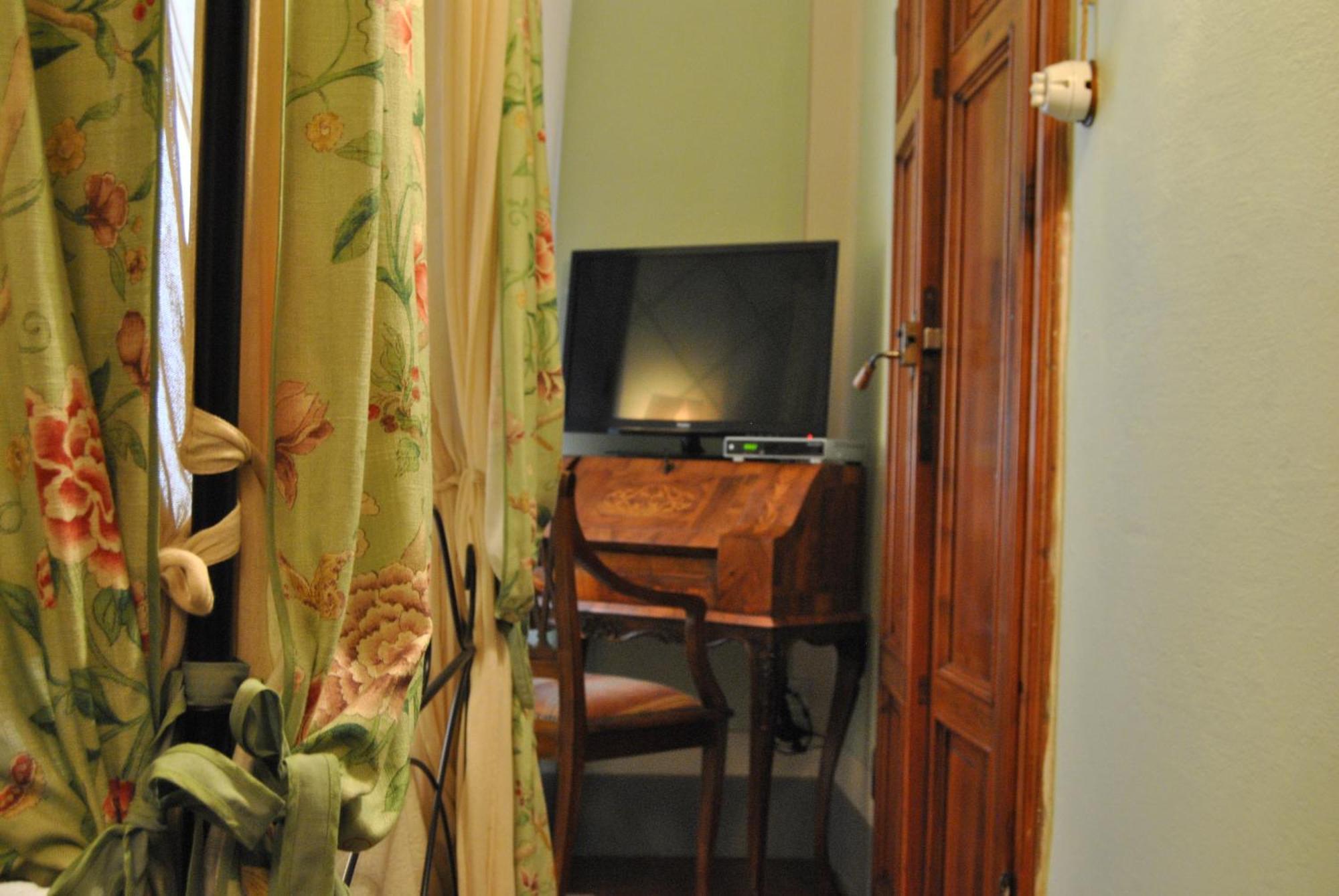 Residenza Palazzo Visdomini Bed & Breakfast Pietrasanta Room photo