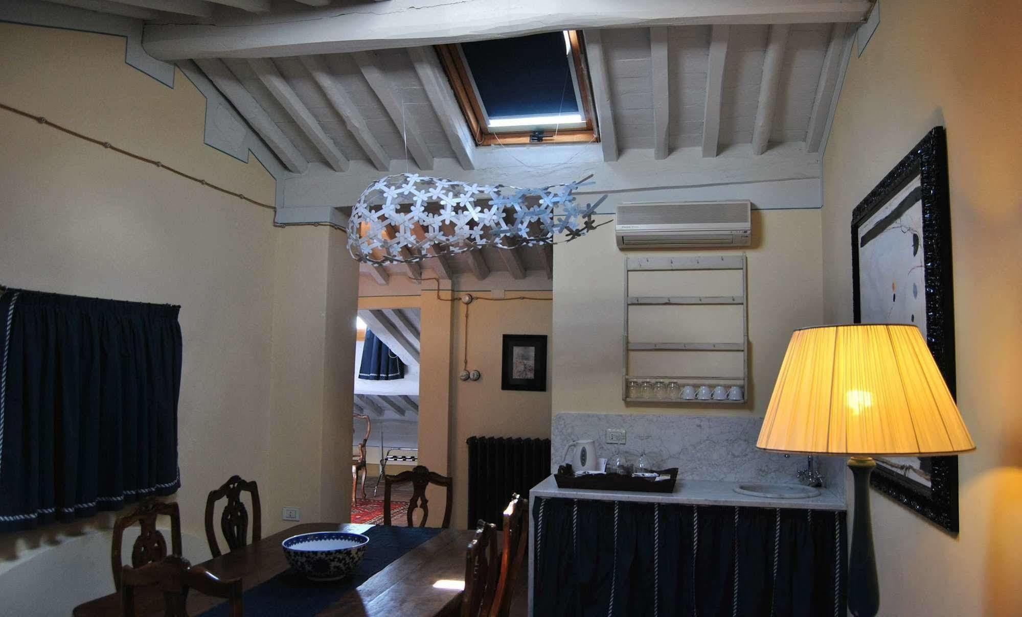 Residenza Palazzo Visdomini Bed & Breakfast Pietrasanta Exterior photo