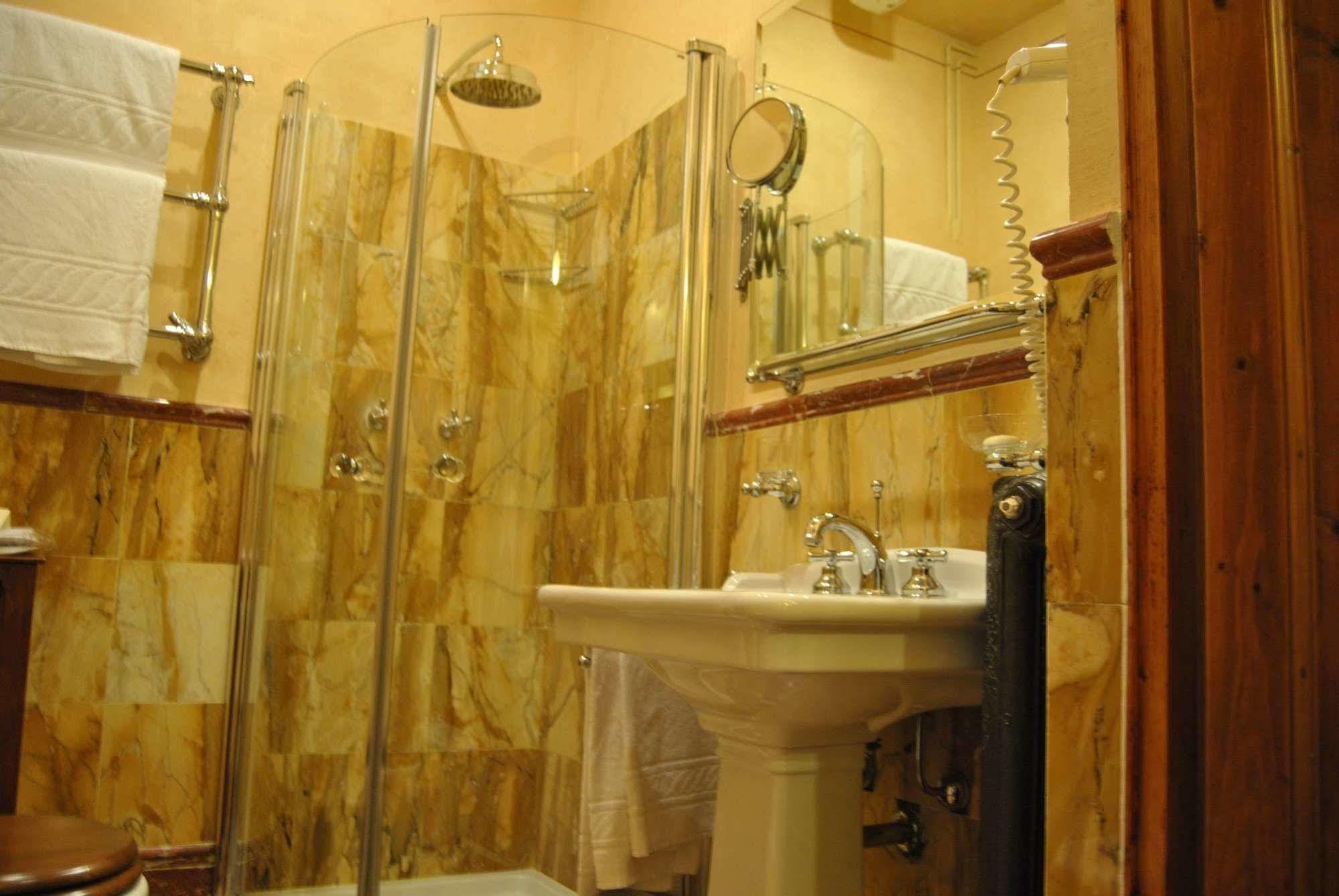 Residenza Palazzo Visdomini Bed & Breakfast Pietrasanta Exterior photo