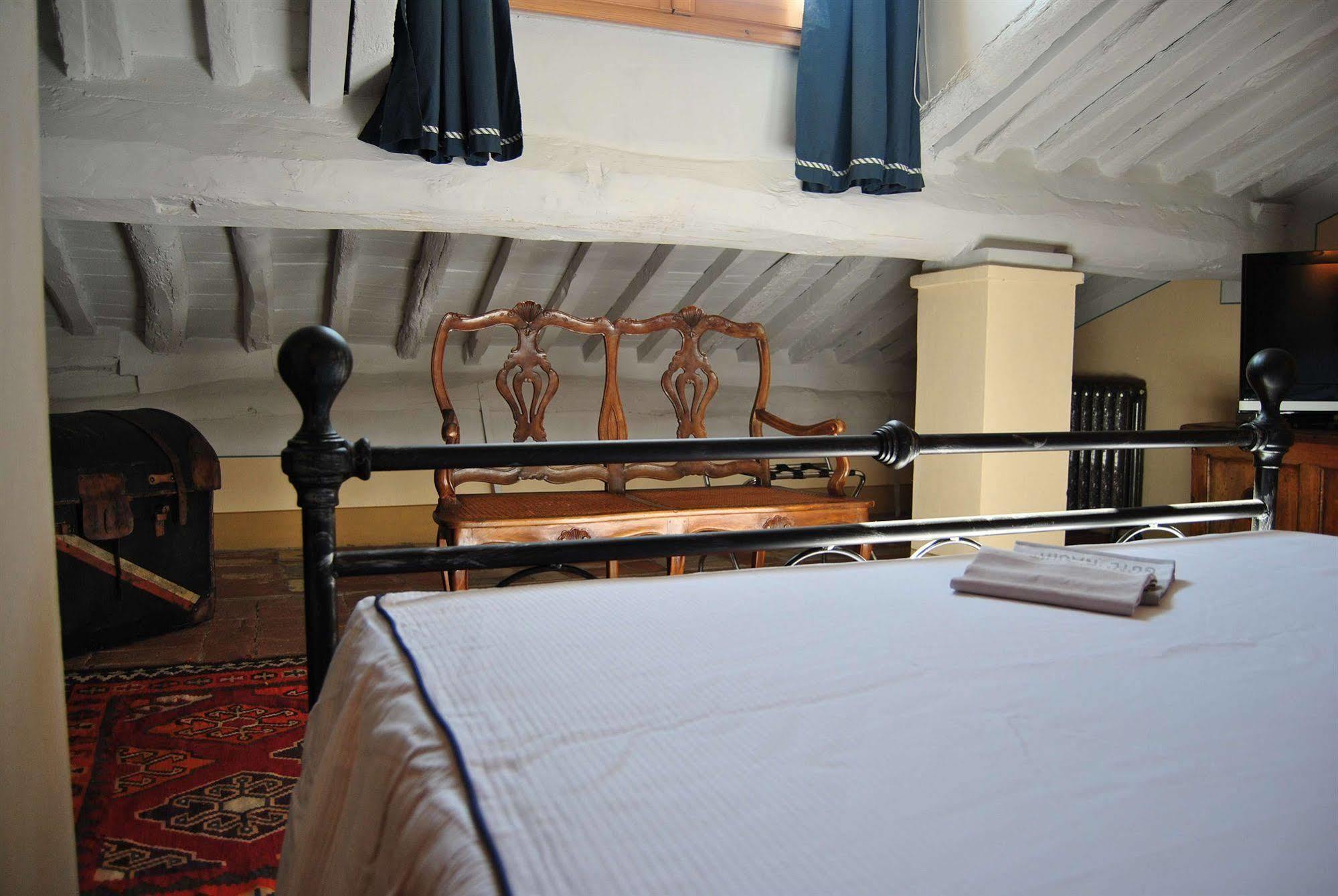 Residenza Palazzo Visdomini Bed & Breakfast Pietrasanta Exterior photo
