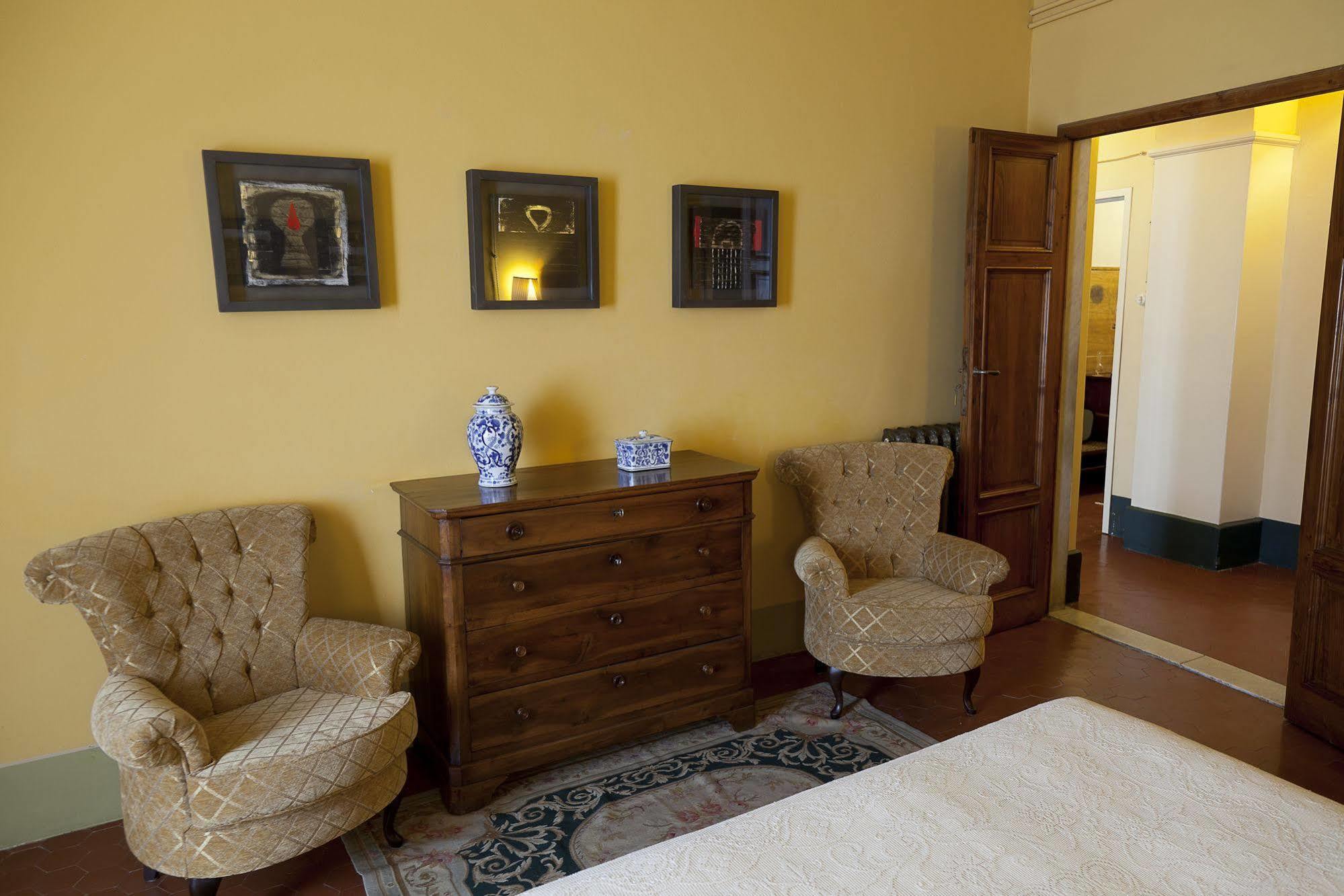 Residenza Palazzo Visdomini Bed & Breakfast Pietrasanta Exterior photo